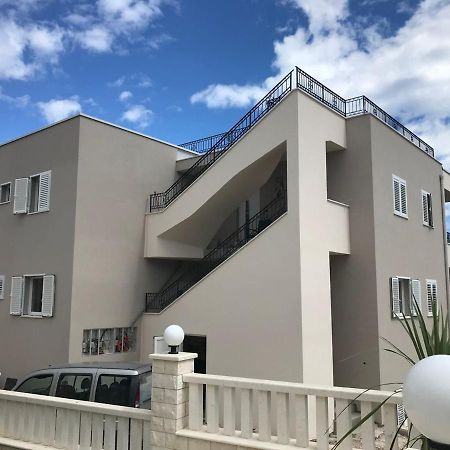 Apartment Lizzi. Трогир Экстерьер фото